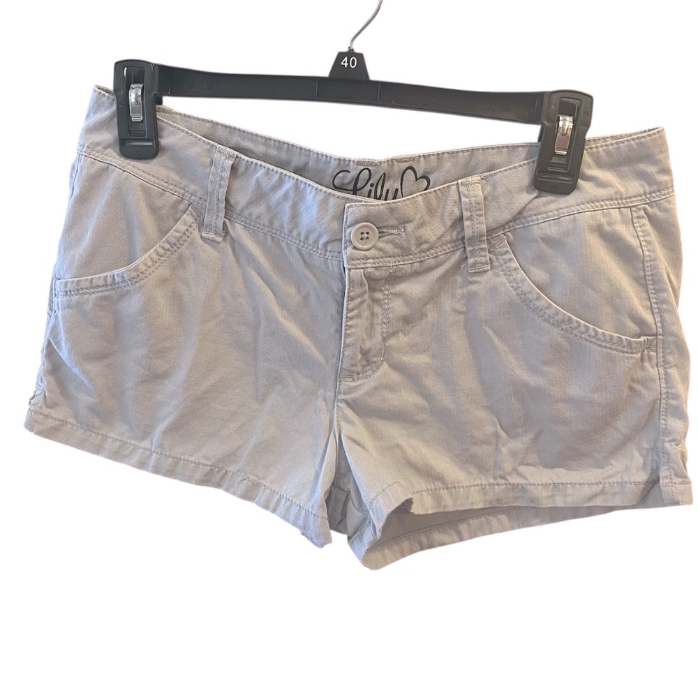Light Gray Short Shorts with 4 Pockets by Lilu.   Size = 7 (Juniors)